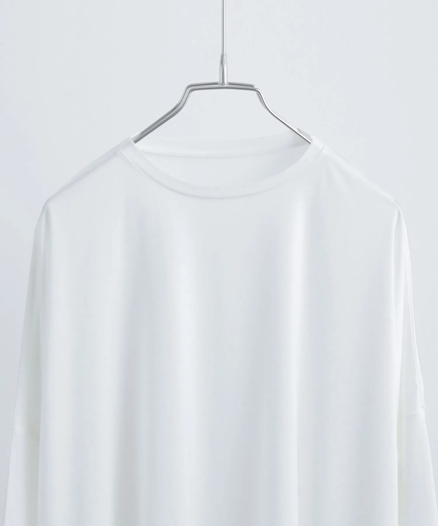Tailcut Long Sleeve Tops