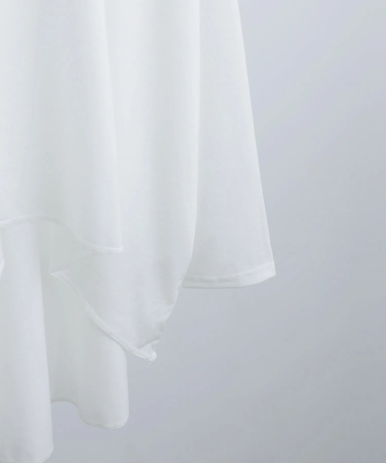 Tailcut Long Sleeve Tops