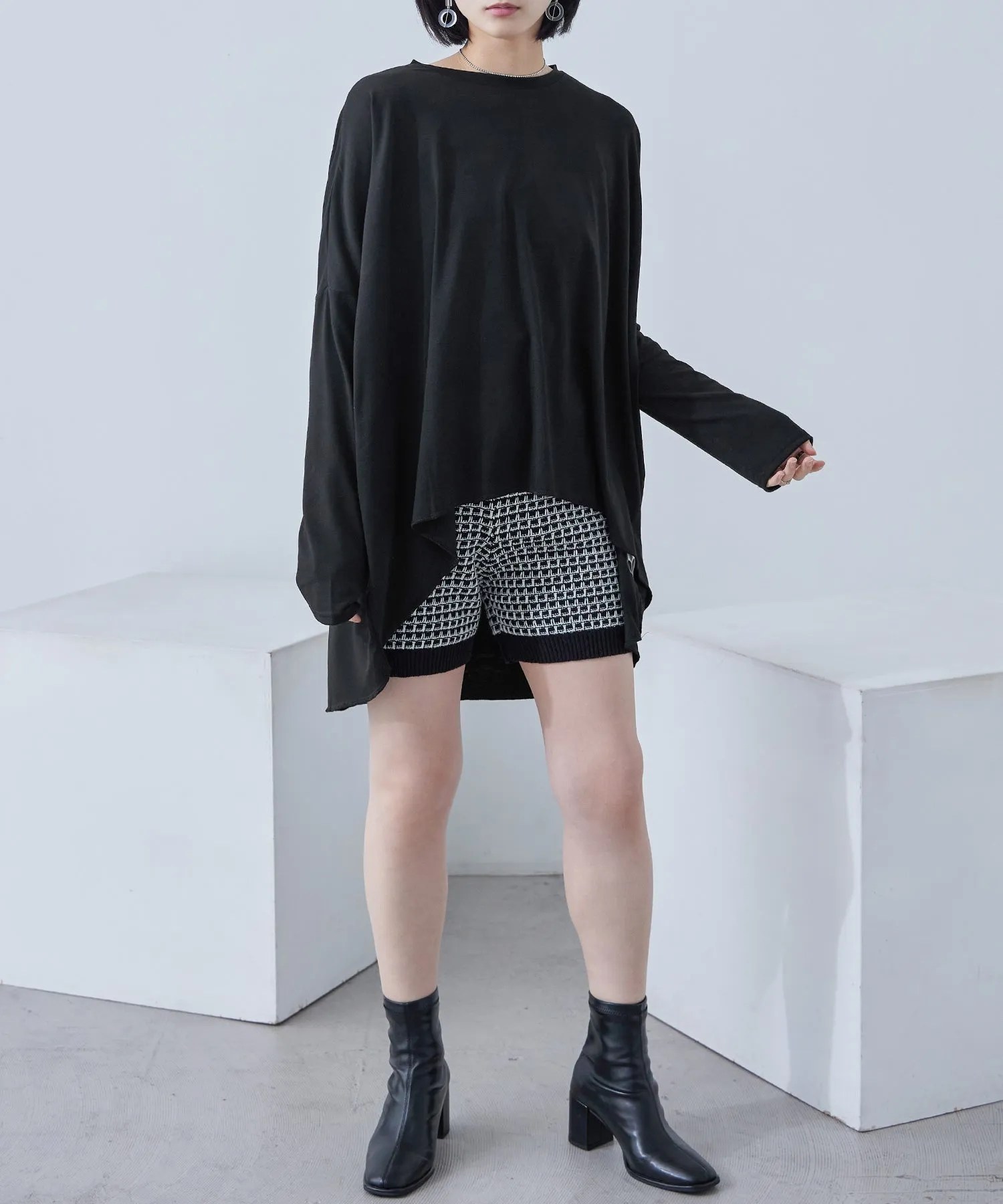 Tailcut Long Sleeve Tops
