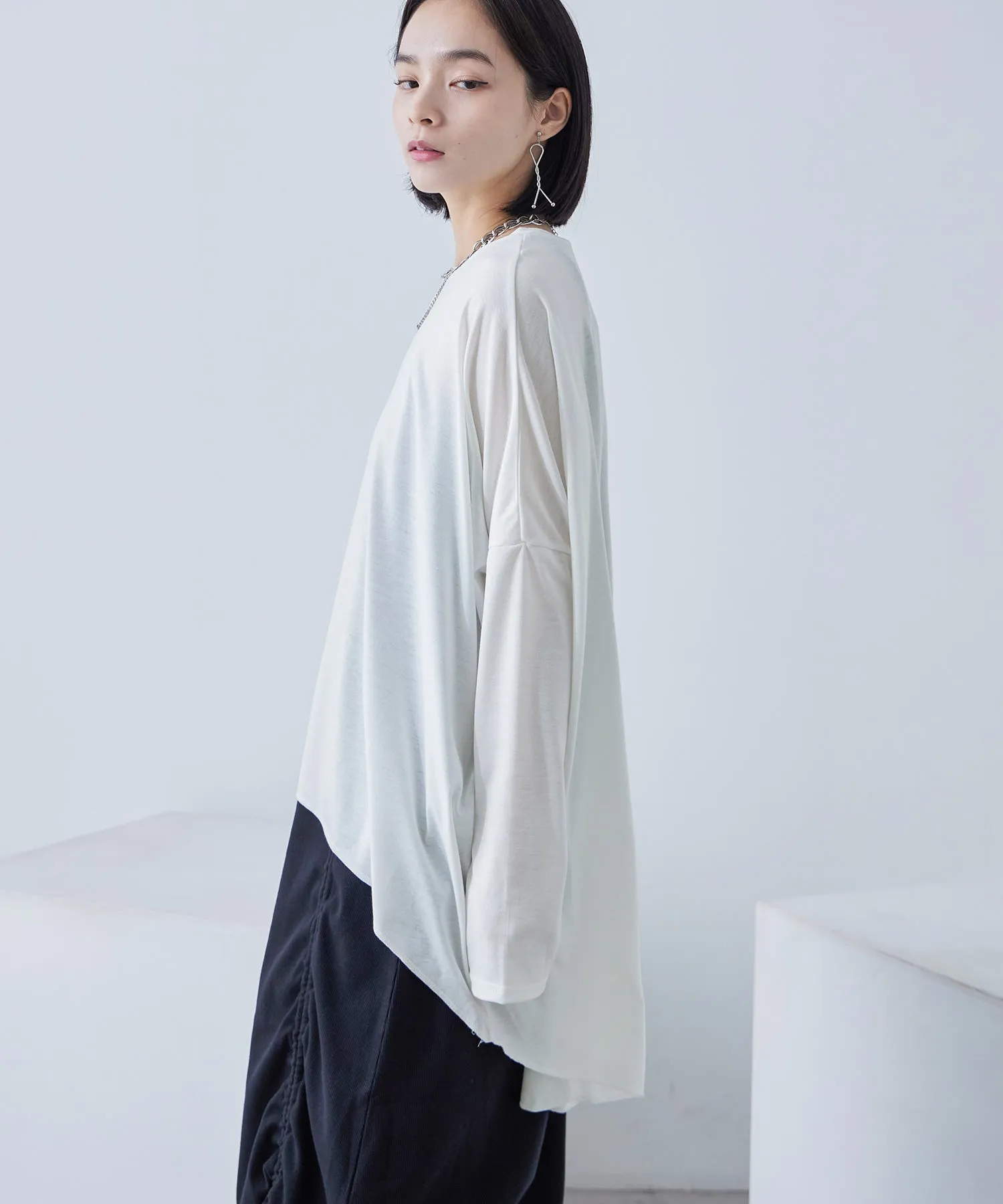 Tailcut Long Sleeve Tops