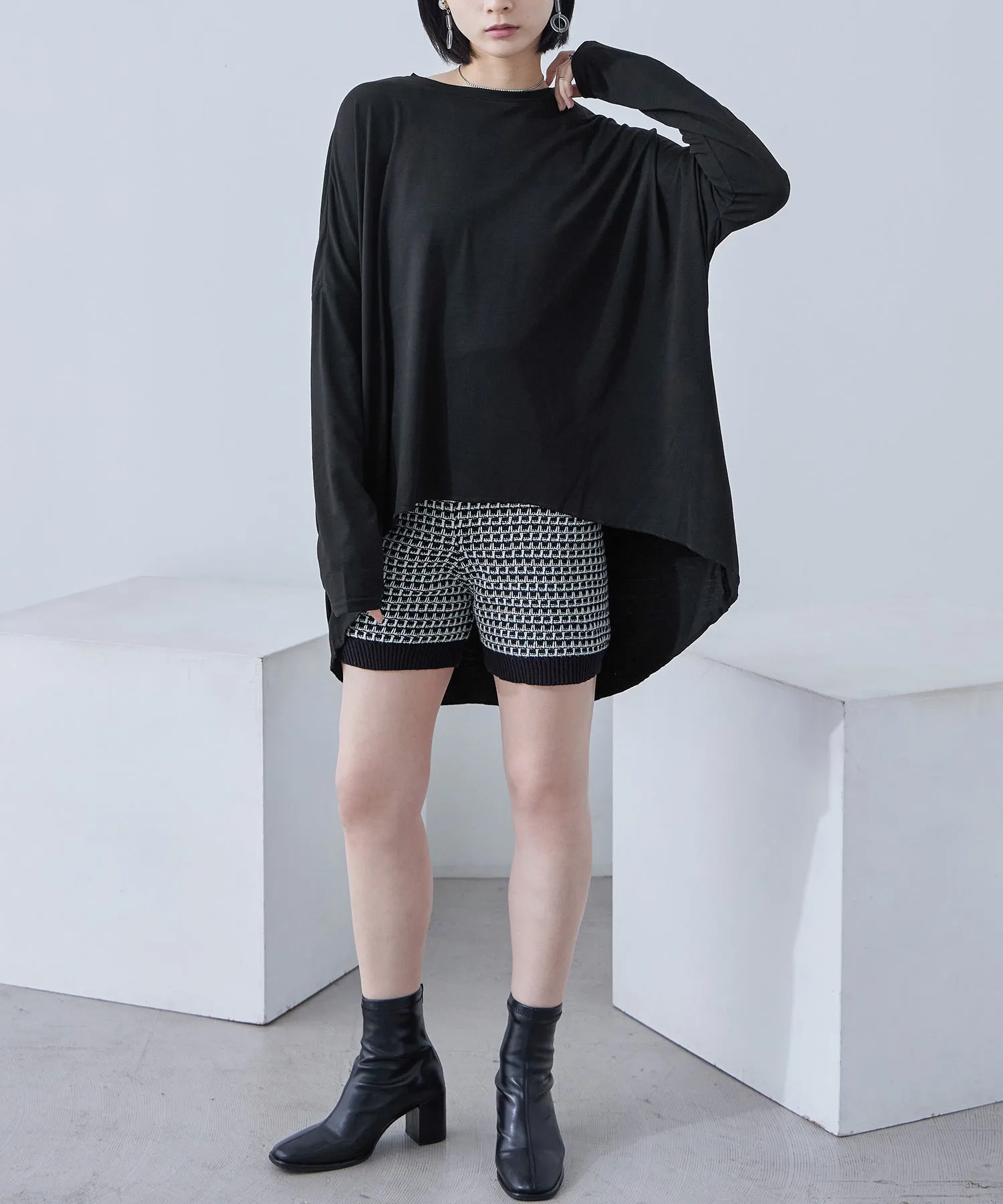 Tailcut Long Sleeve Tops